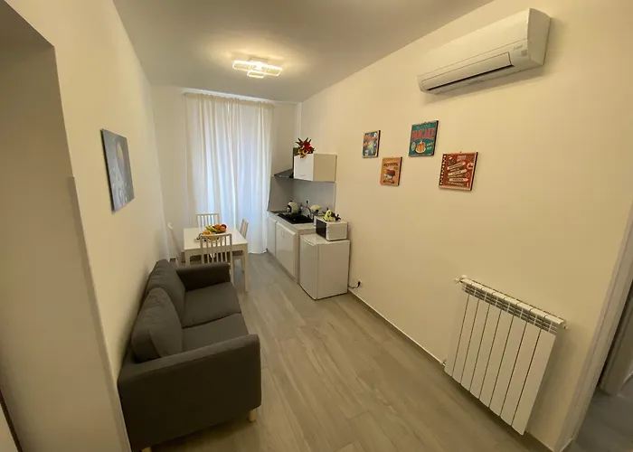 Pensión Softrooms Zona San Giovanni Metro' A 1 Minuto 4*